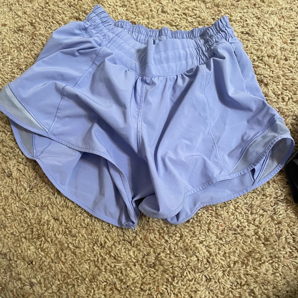 Lululemon size 4 hotty hot shorts 4 inch